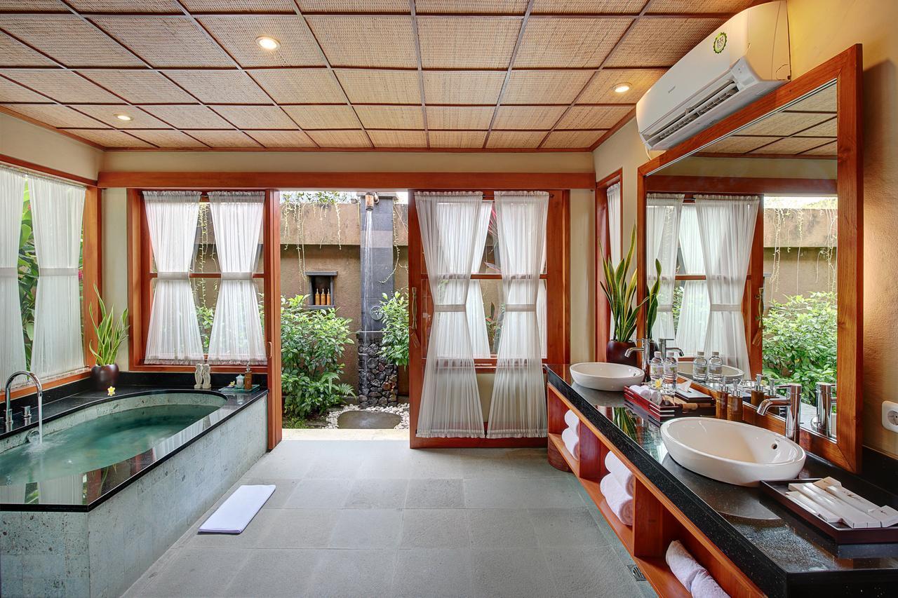 Nyuh Bali & Resort 5*